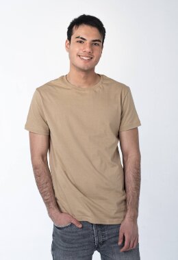 Песочная мужская футболка